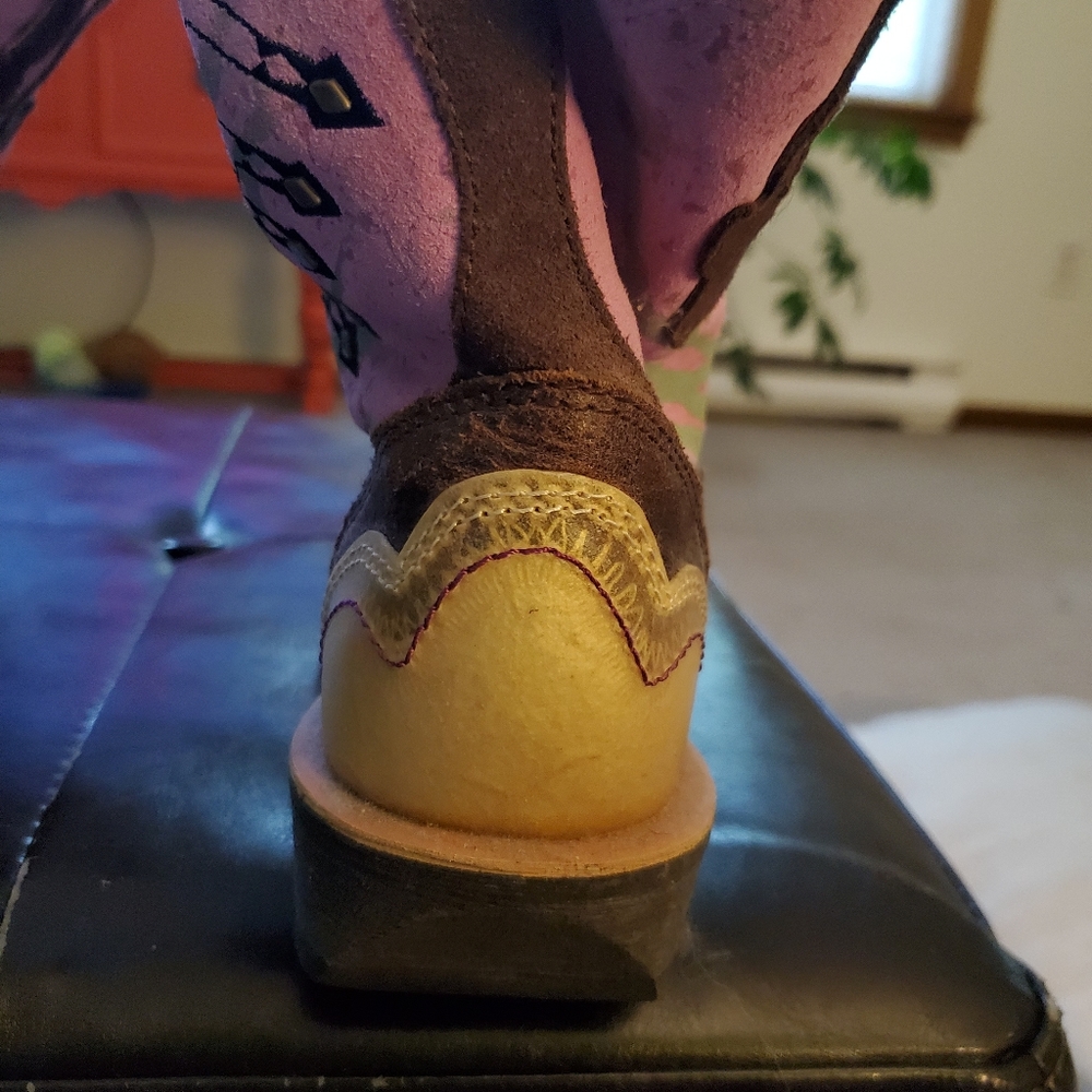 Ariat boots - Picture 3 of 5